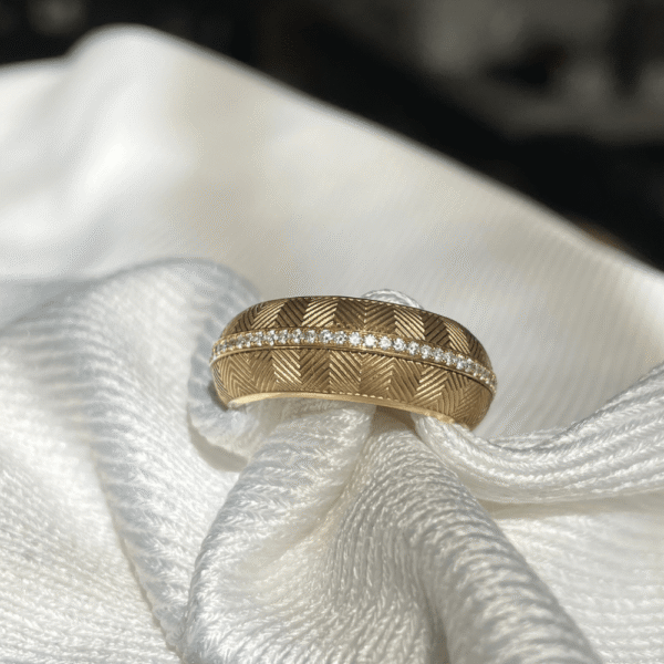 18ct Gold Diamond Spinning Dress Ring