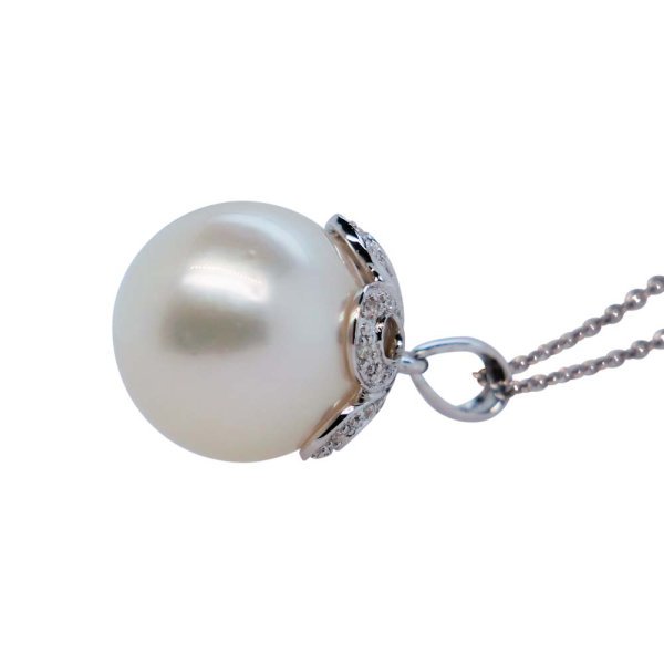 18ct White Gold South Sea Pearl & Diamond Pendant