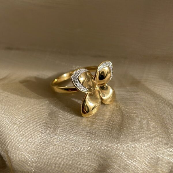 9ct Gold Diamond Set Flower Dress Ring
