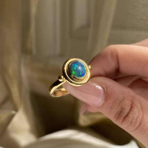 18ct Gold 1.13ct Lightning Ridge Solid Opal Ring