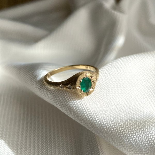 9ct Gold Emerald & Diamond Signet Ring