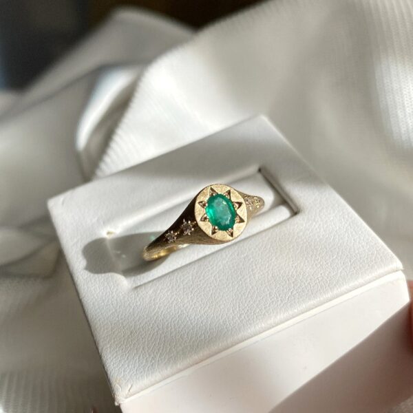 9ct Gold Emerald & Diamond Signet Ring
