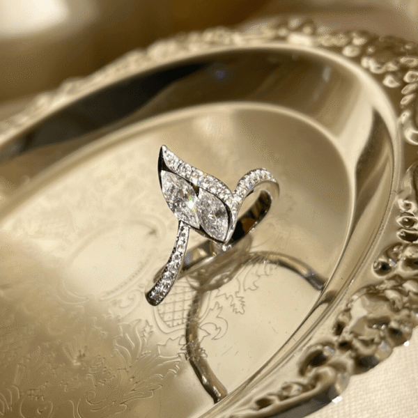 18ct White Gold Marquise Diamond Ring