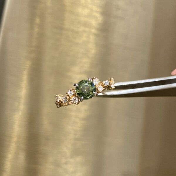 9ct Gold Green Tourmaline & Diamond Ring