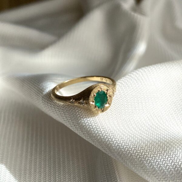 9ct Gold Emerald & Diamond Signet Ring
