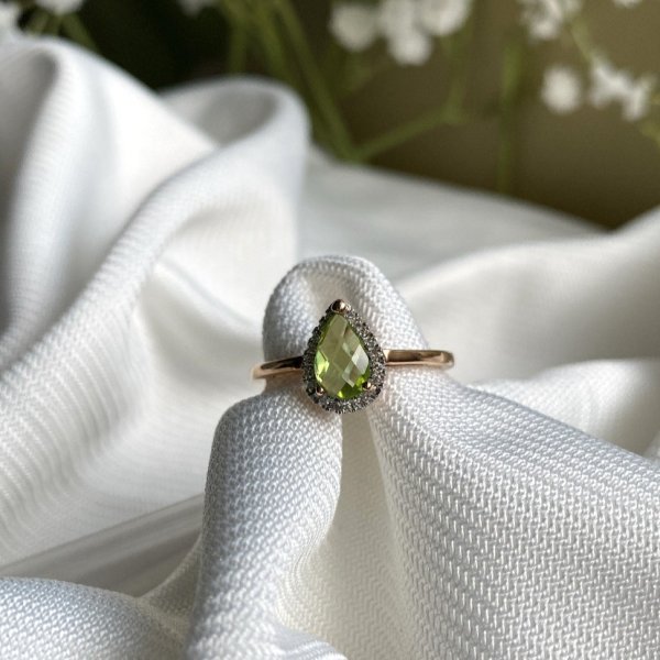 9ct 2-Tone Peridot & Diamond Ring