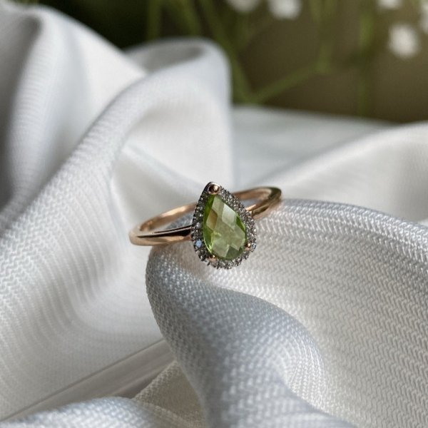 9ct 2-Tone Peridot & Diamond Ring