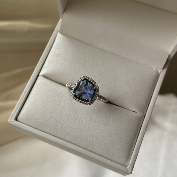 18ct White Gold 2.16ct Sapphire & Diamond Ring