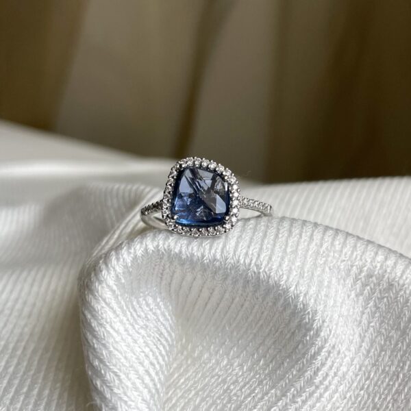 18ct White Gold 2.16ct Sapphire & Diamond Ring