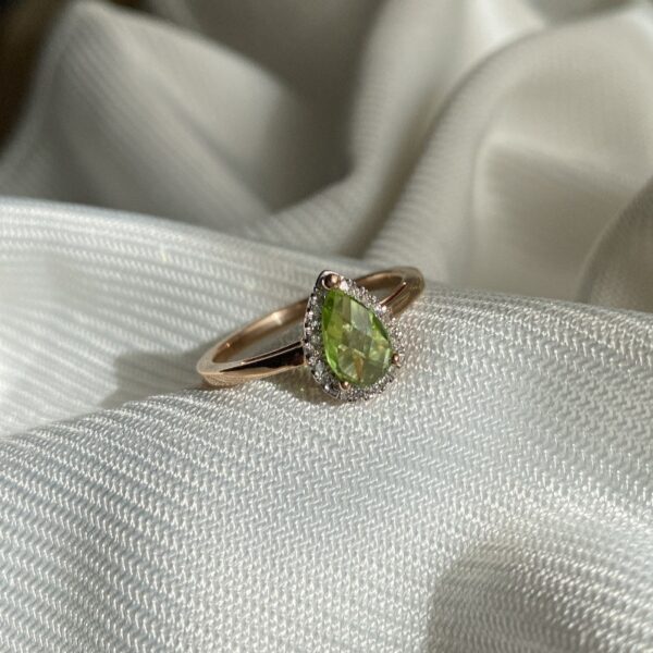 9ct 2-Tone Peridot & Diamond Ring