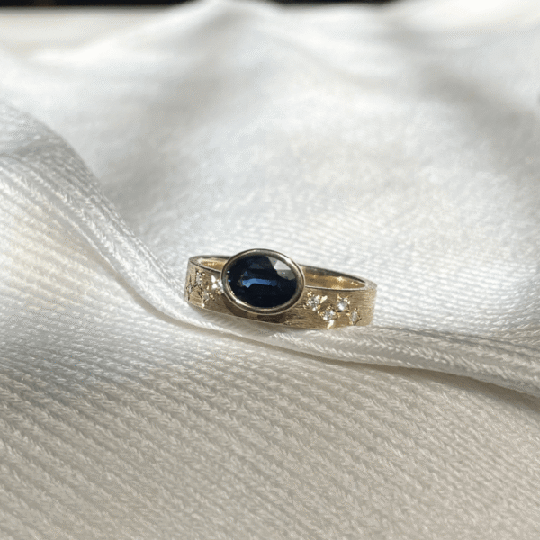 9ct Gold Australian Sapphire & Diamond Ring