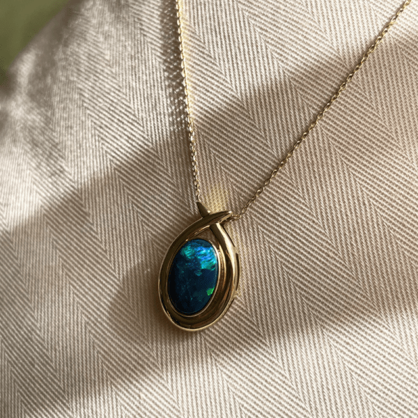 18ct Gold 3.90ct Lightning Ridge Solid Opal Pendant