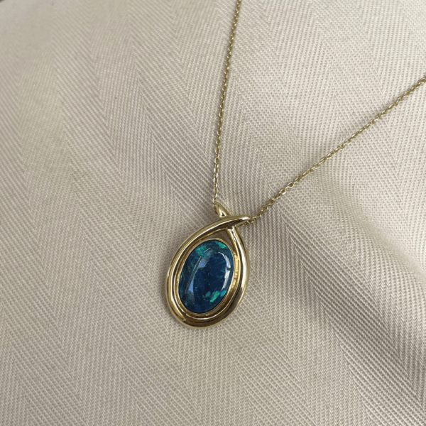 18ct Gold 3.90ct Lightning Ridge Solid Opal Pendant