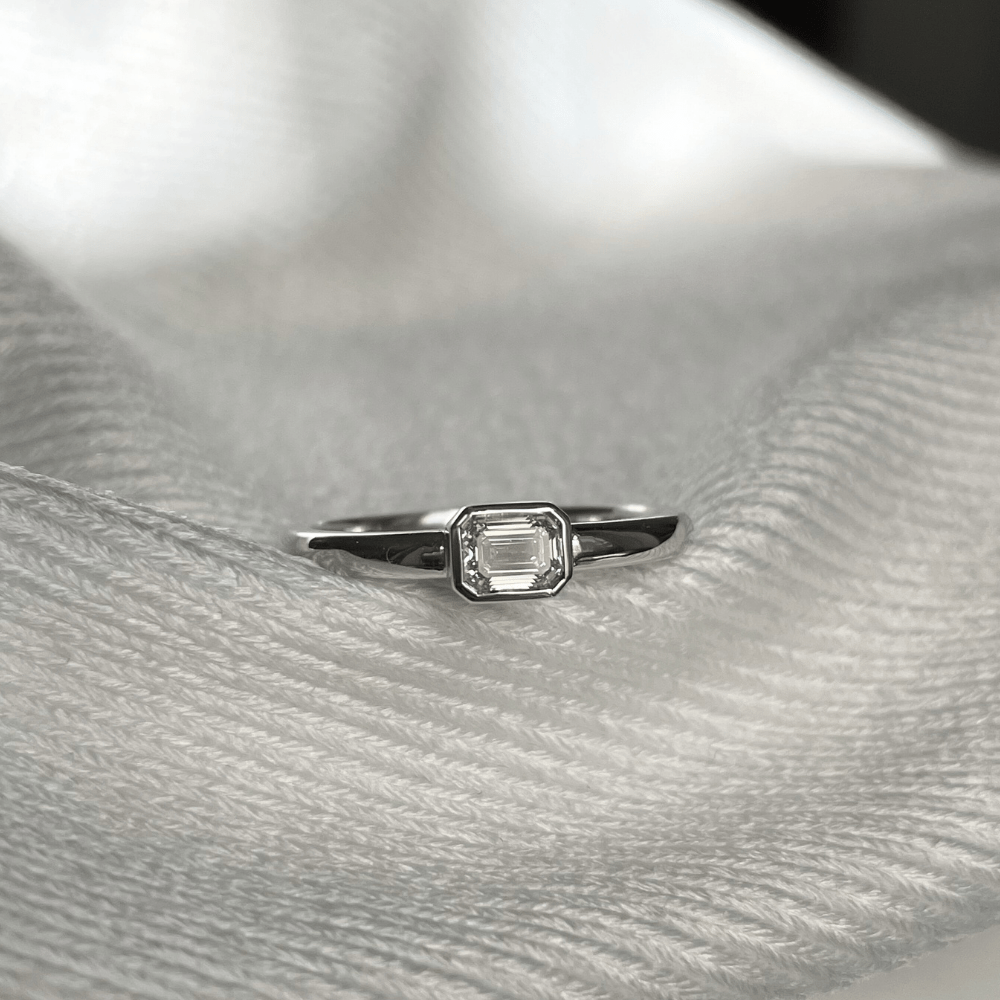 18ct White Gold 0.30ct Emerald cut Diamond Ring