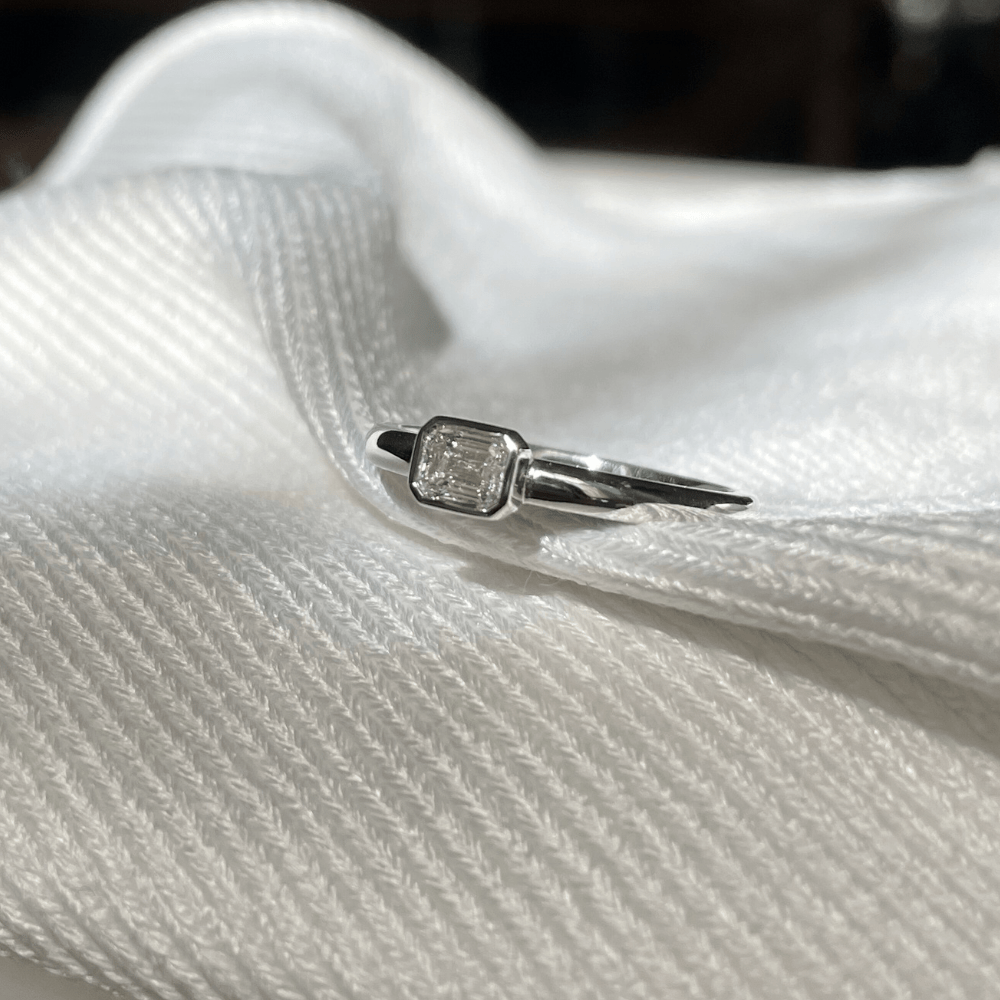 18ct White Gold 0.30ct Emerald cut Diamond Ring