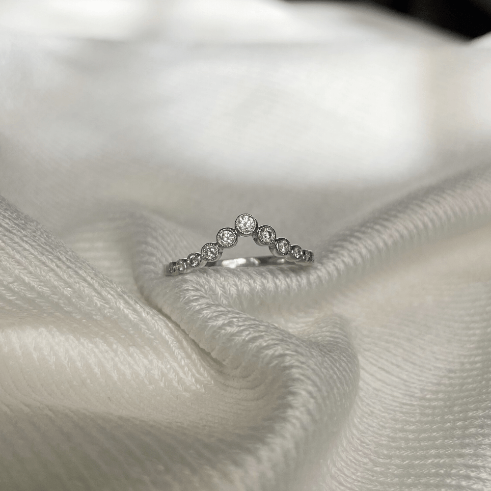 9ct White Gold Diamond 'V' Ring