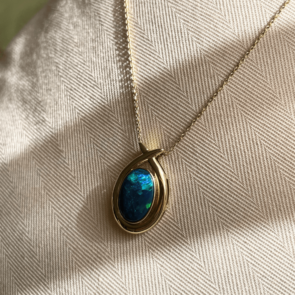 18ct Gold 3.90ct Lightning Ridge Solid Opal Pendant