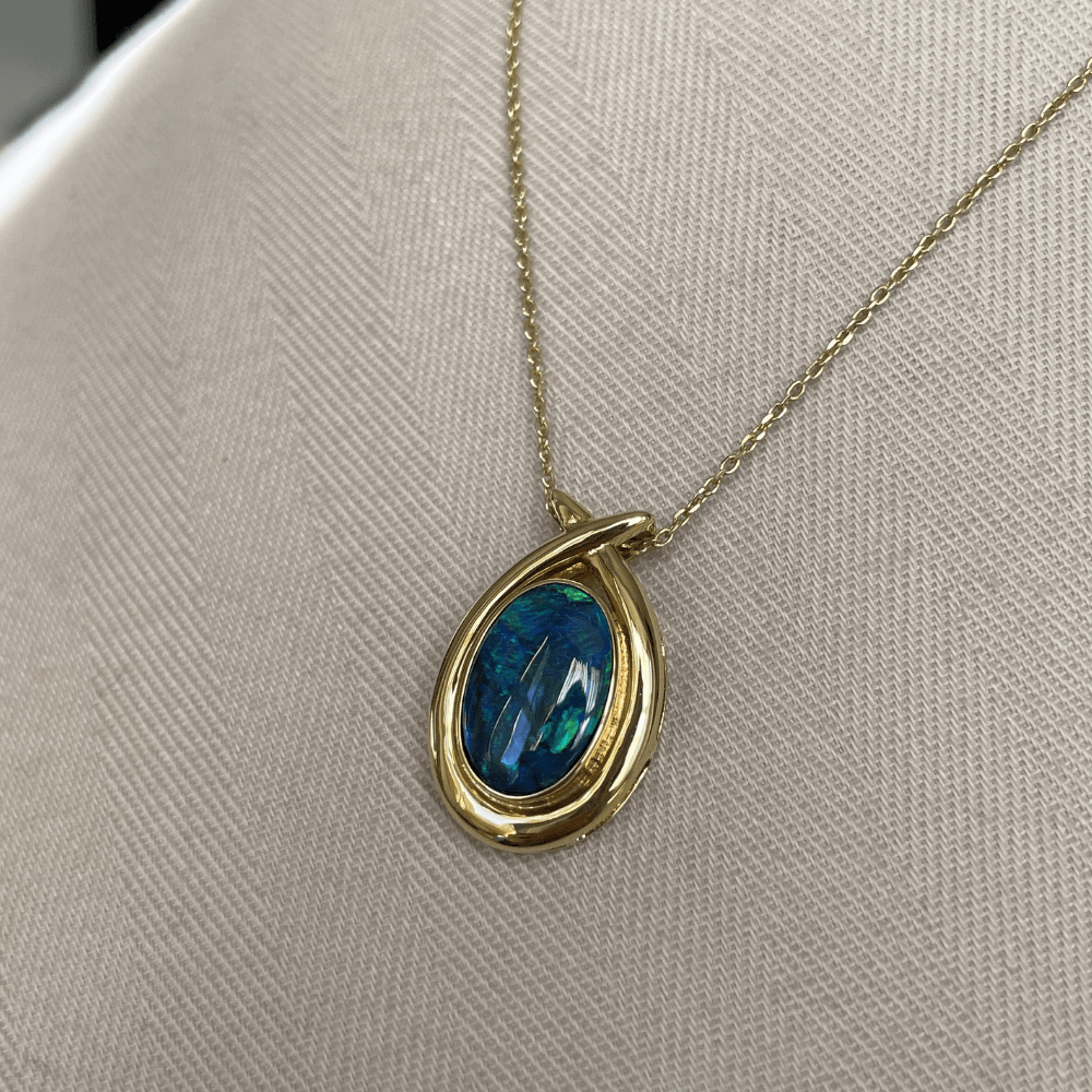 18ct Gold 3.90ct Lightning Ridge Solid Opal Pendant