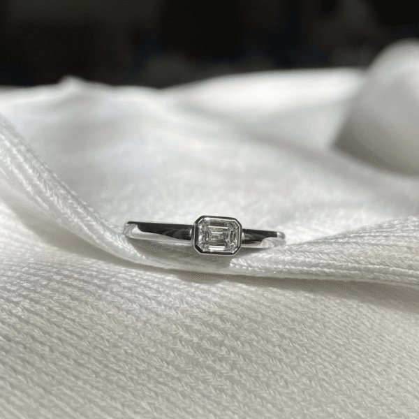 18ct White Gold 0.30ct Emerald cut Diamond Ring