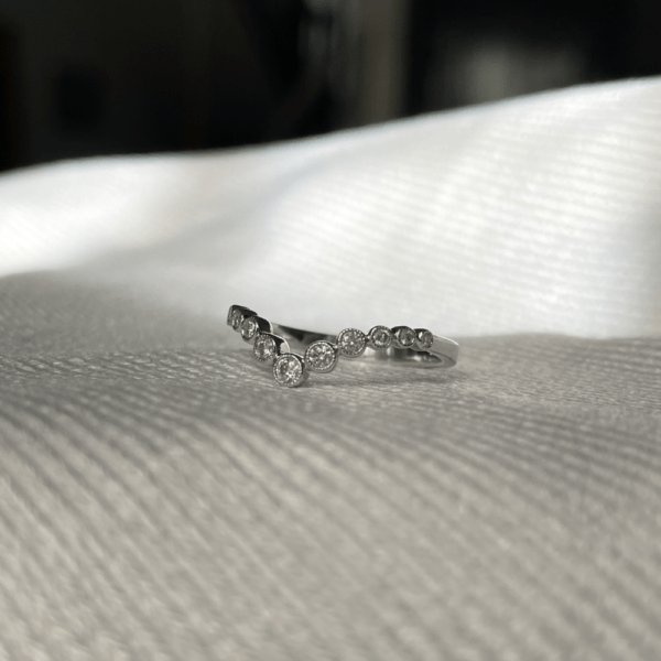 9ct White Gold Diamond 'V' Ring