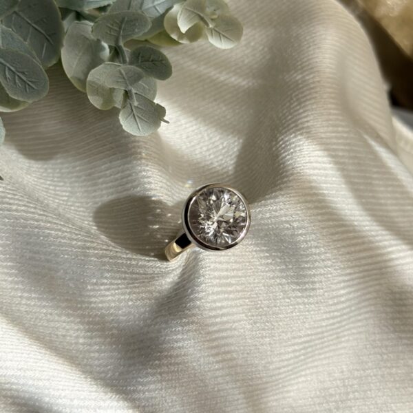 9ct 2 Tone Killiecrankie Topaz