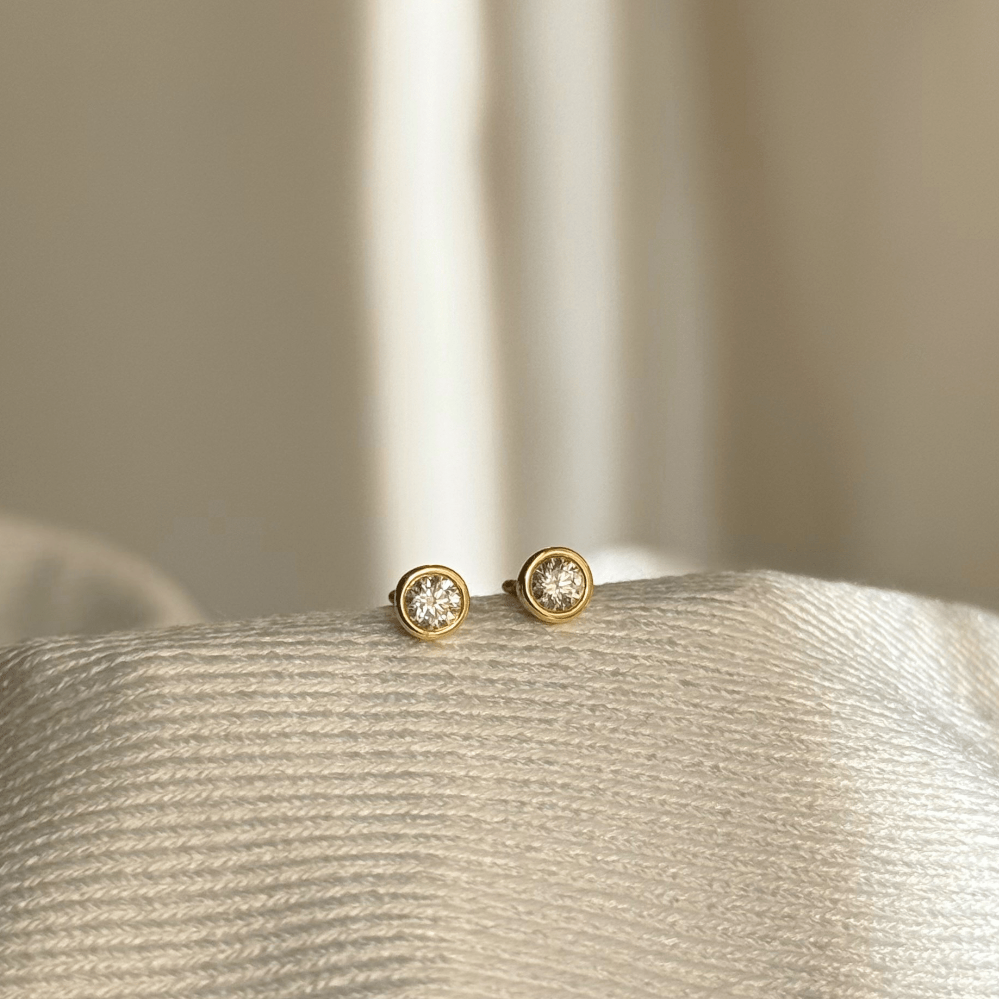 18ct Gold Diamond Bezel Studs