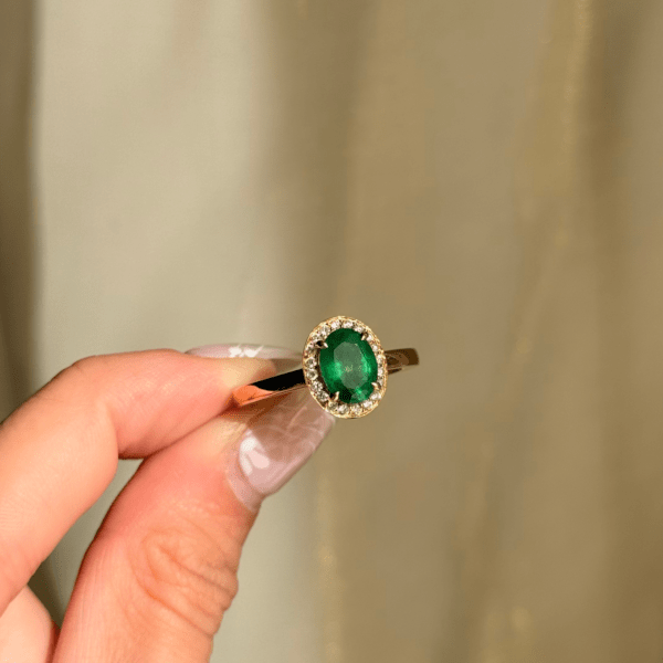 18ct Gold Colombian Emerald & Diamond Ring