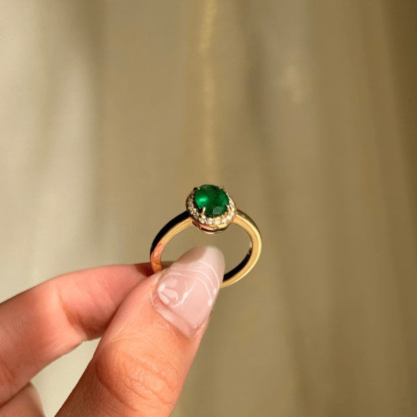 18ct Gold Colombian Emerald & Diamond Ring