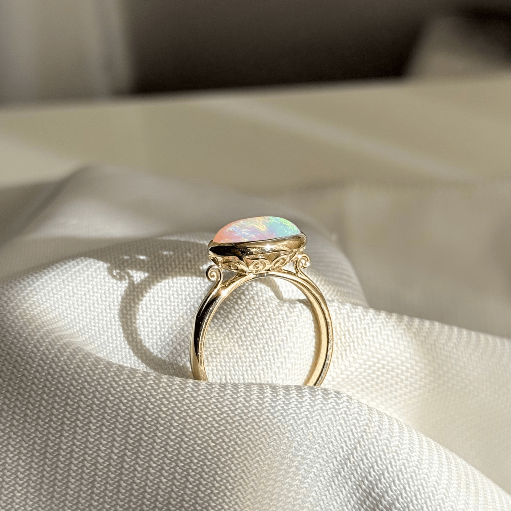 9ct Gold 1.78ct Coober Pedy Solid Opal Ring