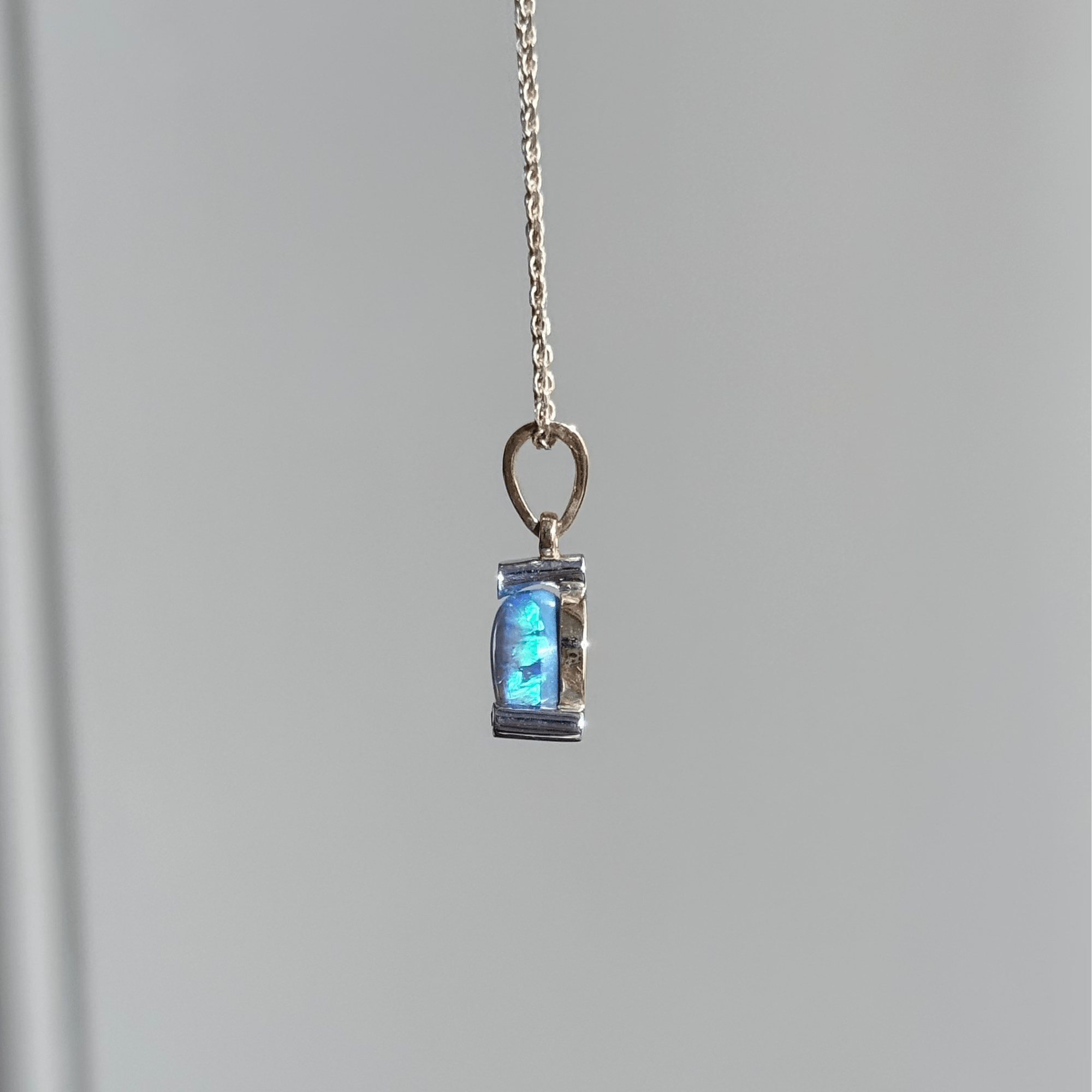 18ct 2-Tone 1.60ct Lightning Ridge Solid Opal & Diamond Pendant