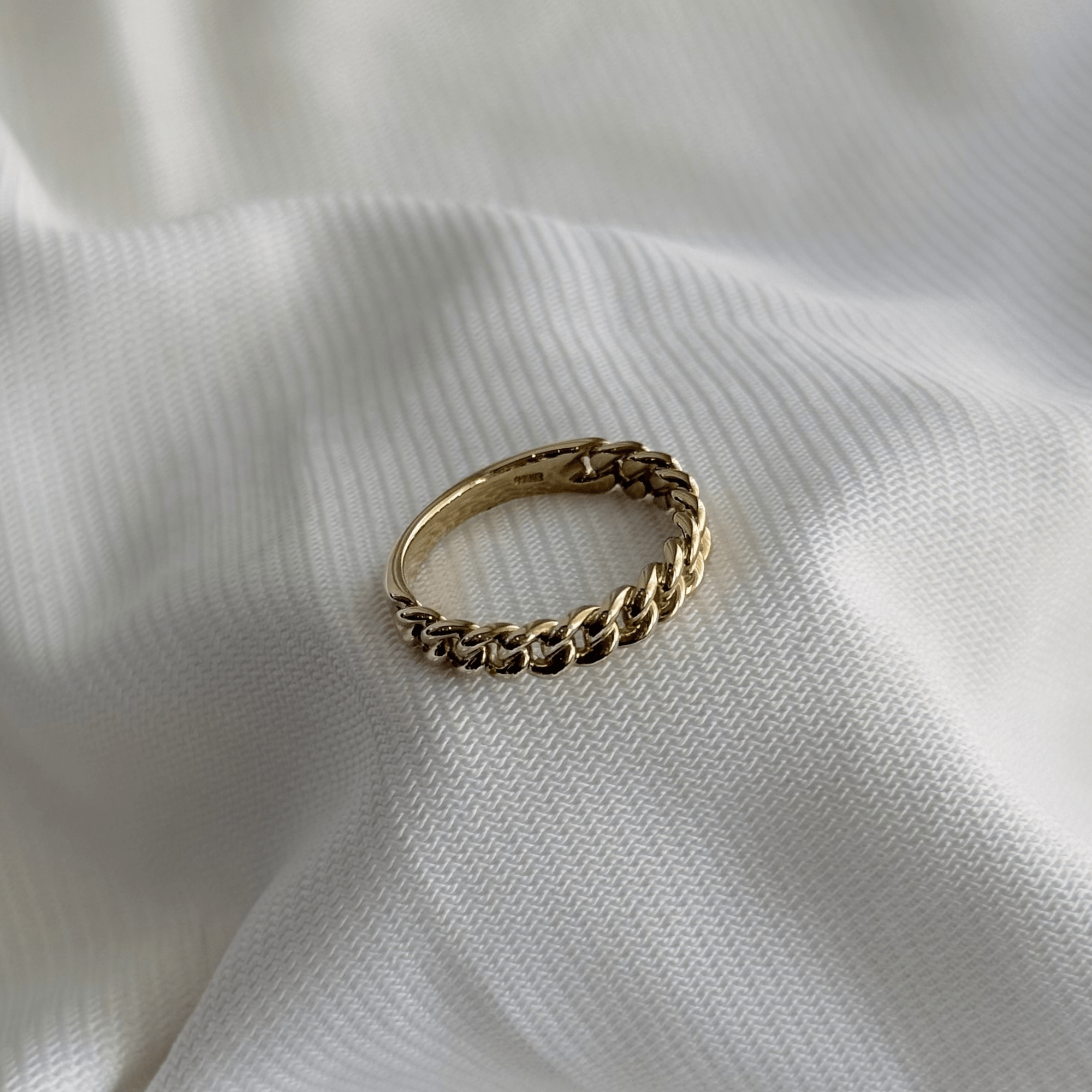 9ct Gold Curb Link Ring