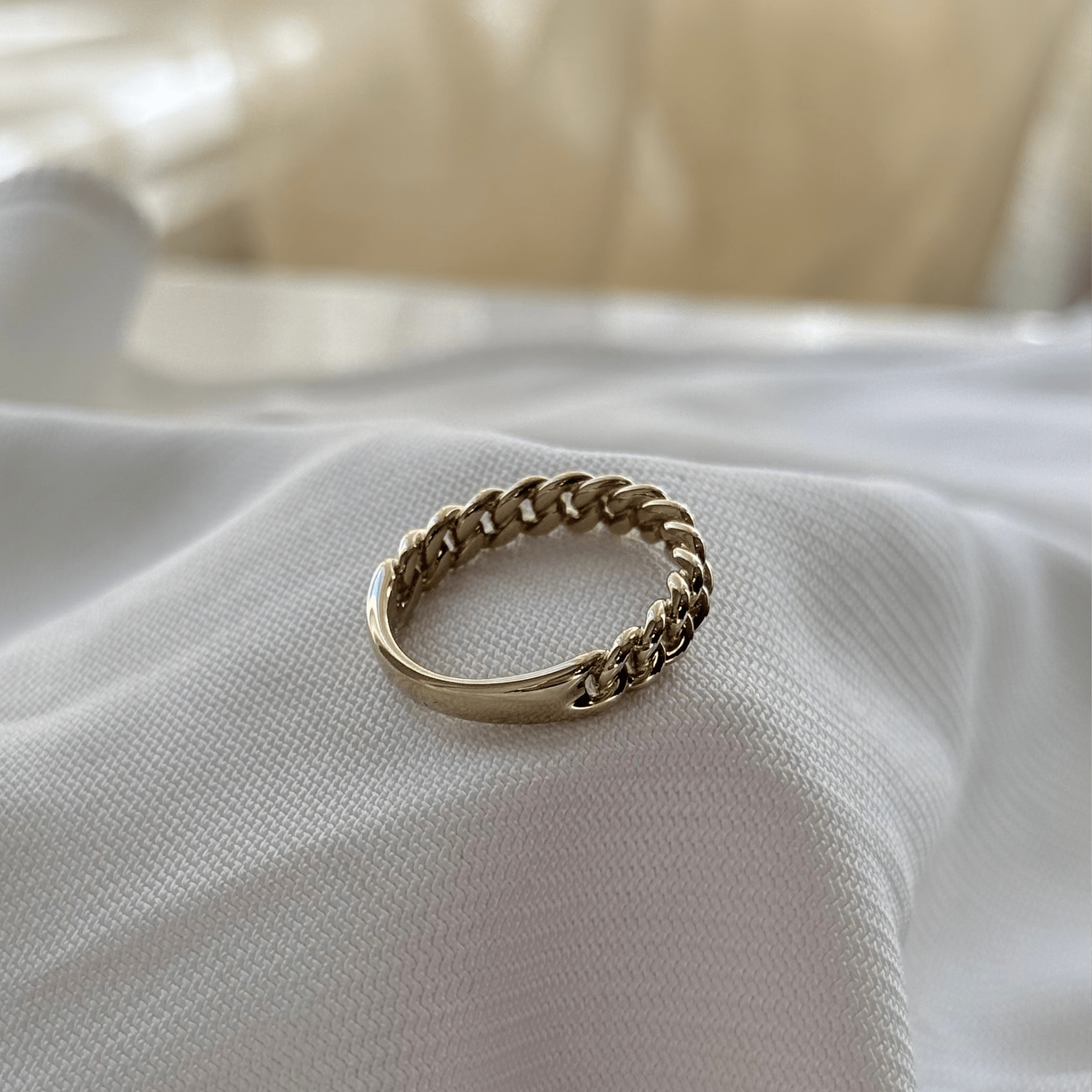 9ct Gold Curb Link Ring