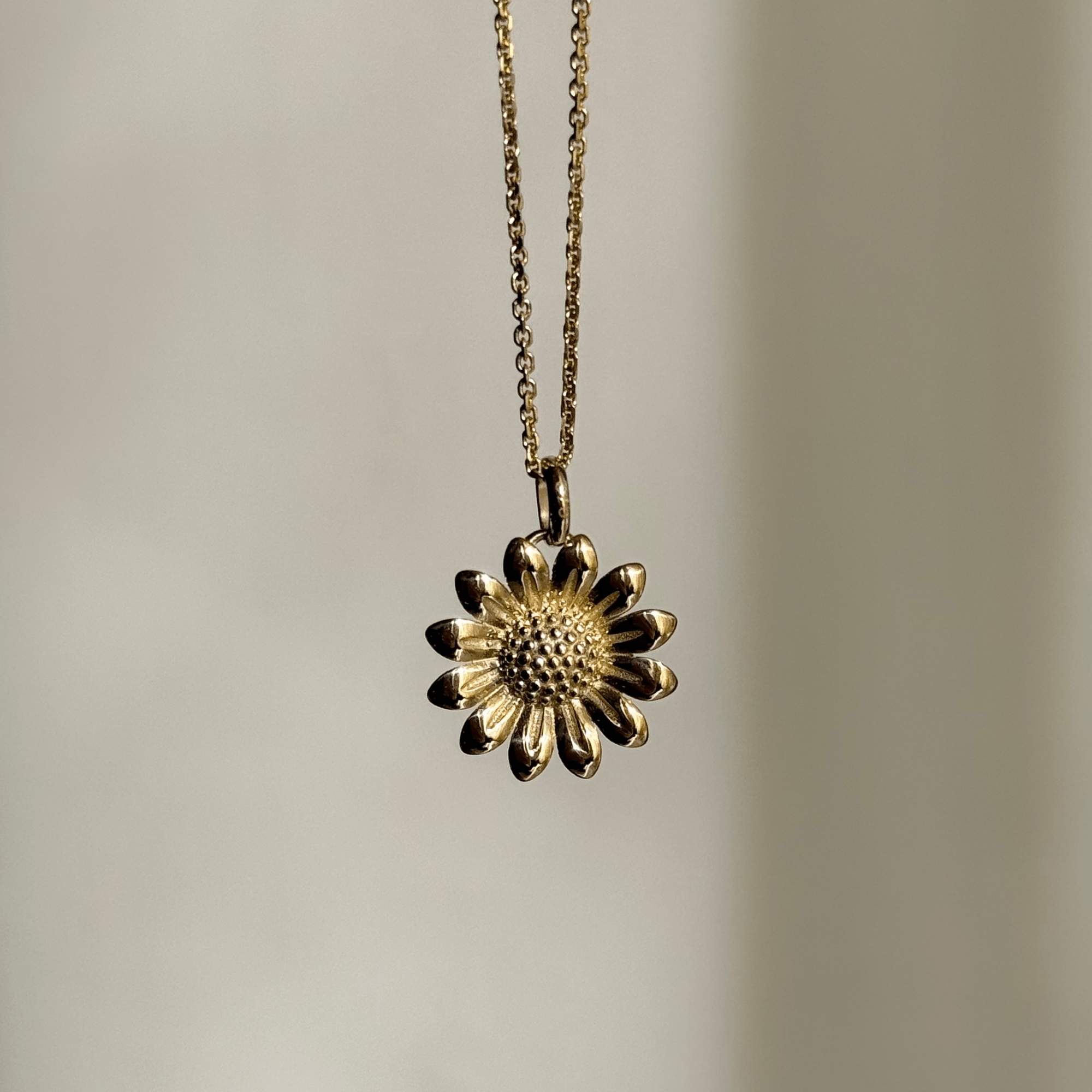 9ct Gold Sunflower Pendant