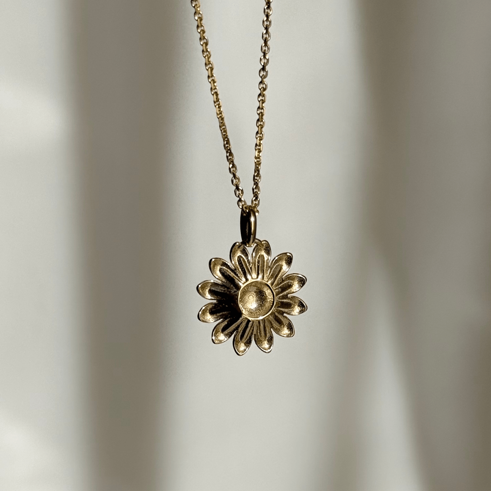 9ct Gold Sunflower Pendant
