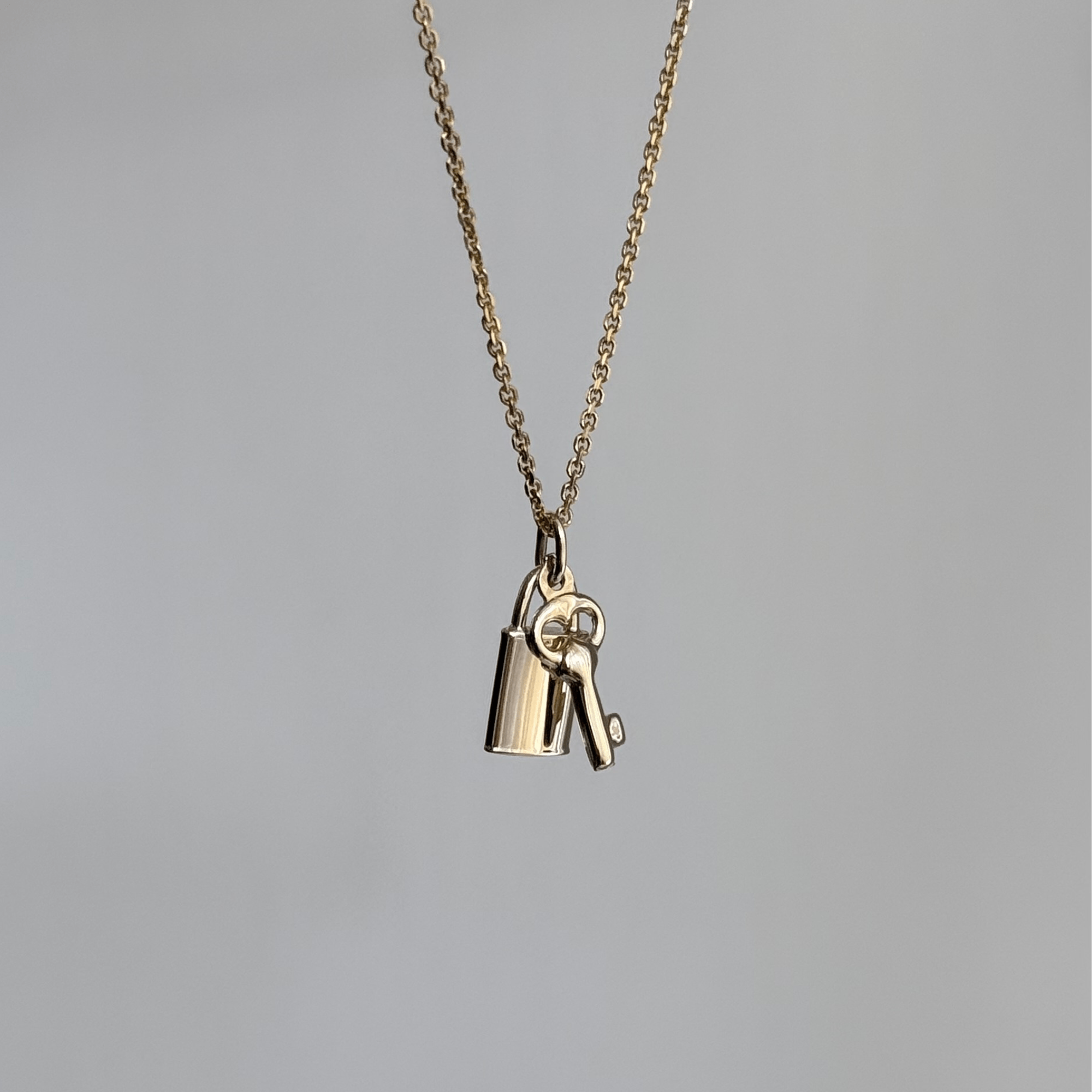 9ct Gold Lock & Key Pendant