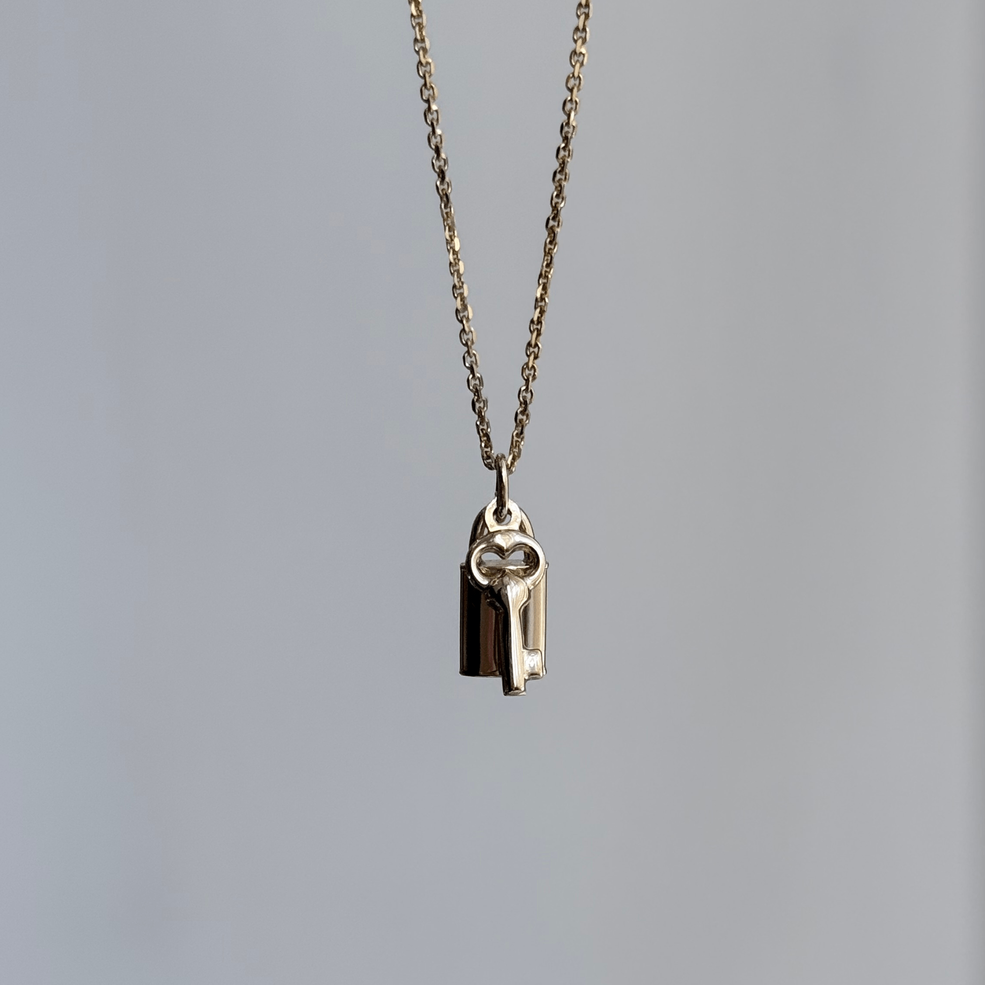 9ct Gold Lock & Key Pendant