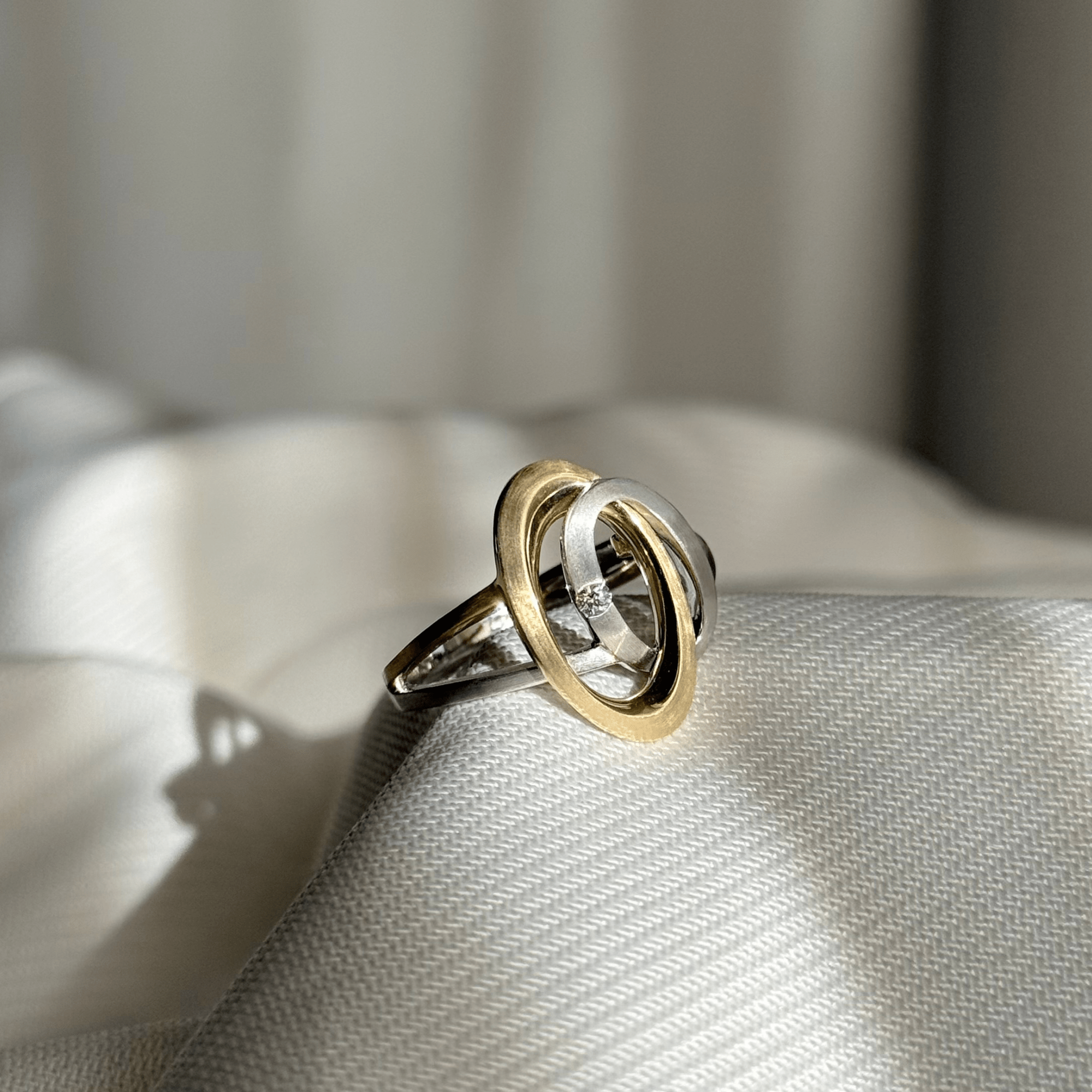 9ct 2 Tone Diamond Set Oval Ring