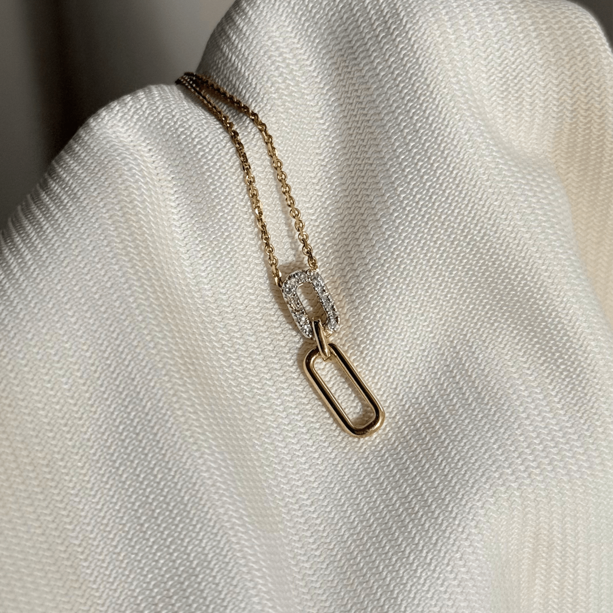 9ct Gold & Diamond Paperclip Pendant