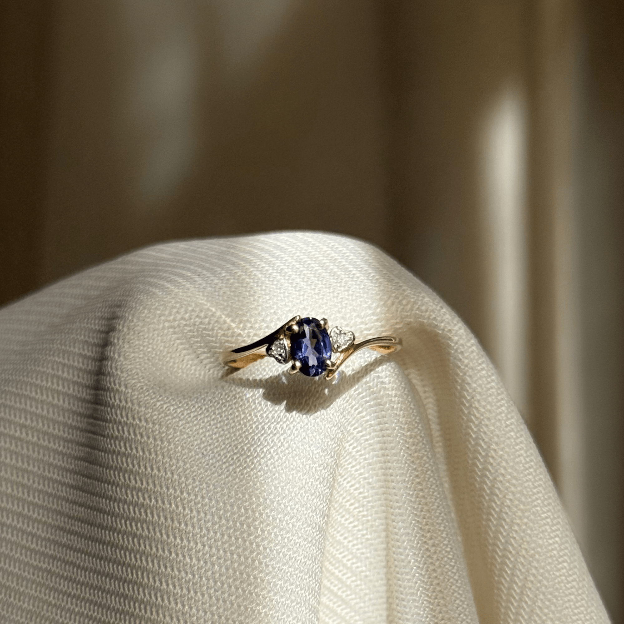 9ct Gold Iolite Ring with side diamonds ring