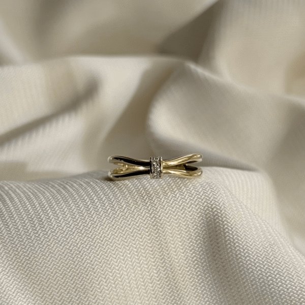 9ct gold Diamond Link Ring